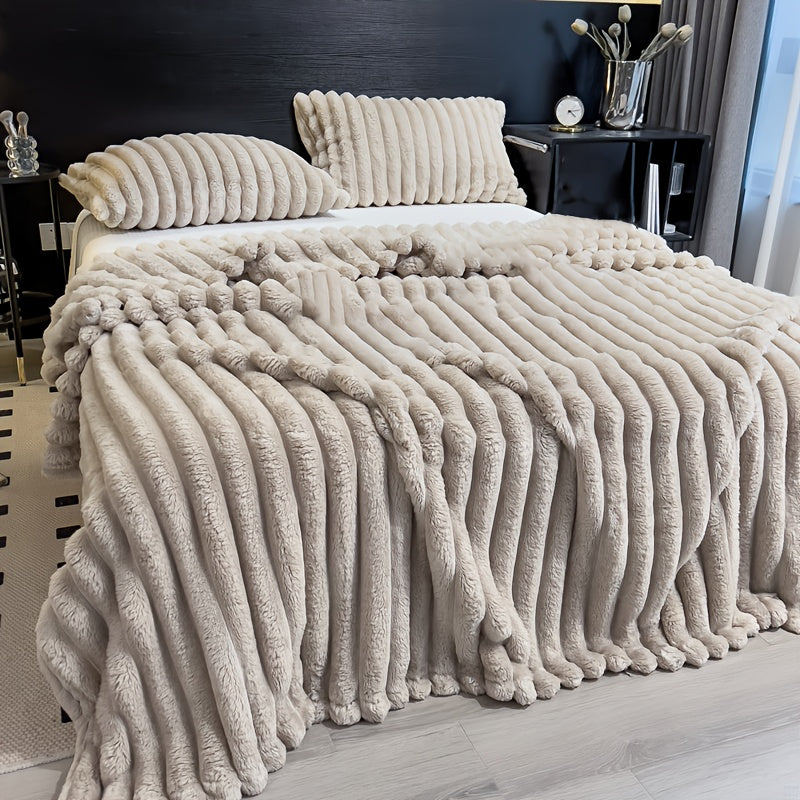 Luxury Faux Rabbit Fur Throw Blanket – Ultra Soft All-Season Cozy Blanket