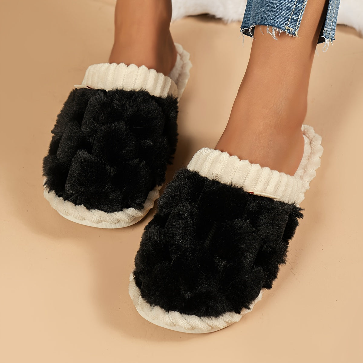 Plush Faux Fur Slippers – Cozy Winter Comfort with Cushioned Sole