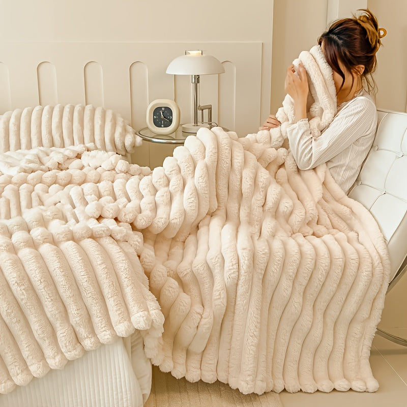 Luxury Faux Rabbit Fur Throw Blanket – Ultra Soft All-Season Cozy Blanket