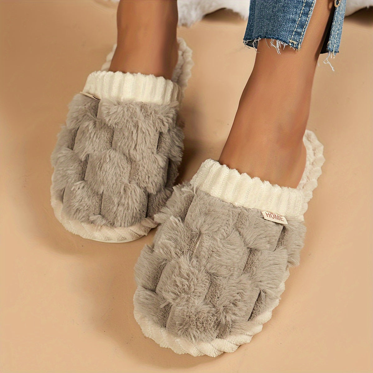 Plush Faux Fur Slippers – Cozy Winter Comfort with Cushioned Sole